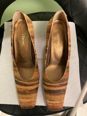 J.Renee Women's Striped Brown and Tan Square-Toe Pumps